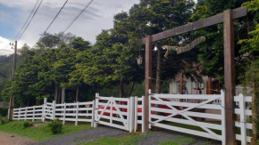 CHALÉ TANAJURA - MONTE VERDE - Lareira, aconchego e WiFi